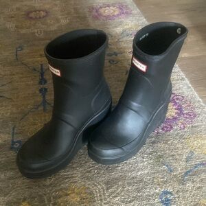 EUC Hunter wedge rubber boots.